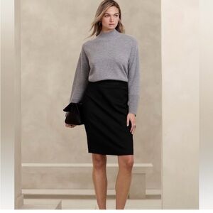 Banana Republic Classic Black Mini Stretch Pencil Skirt, Size 6 Petite.